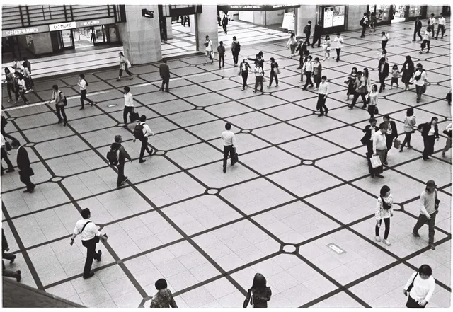 Crossing: film photograph by Ben Enbom, Japan